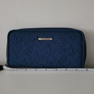 Travelon wallet